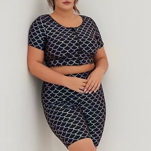 Torrid ZIP FRONT SHORT SLEEVE ACTIVE SWIM TOP - MERMAID size 1X